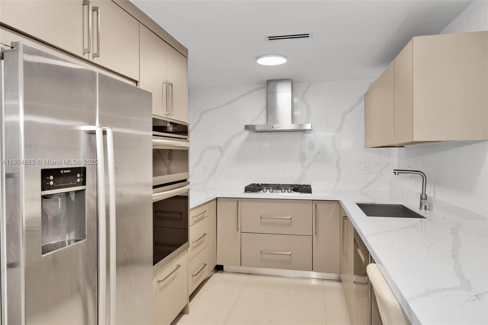 3140 S Ocean Dr 1011 Property Photo 15