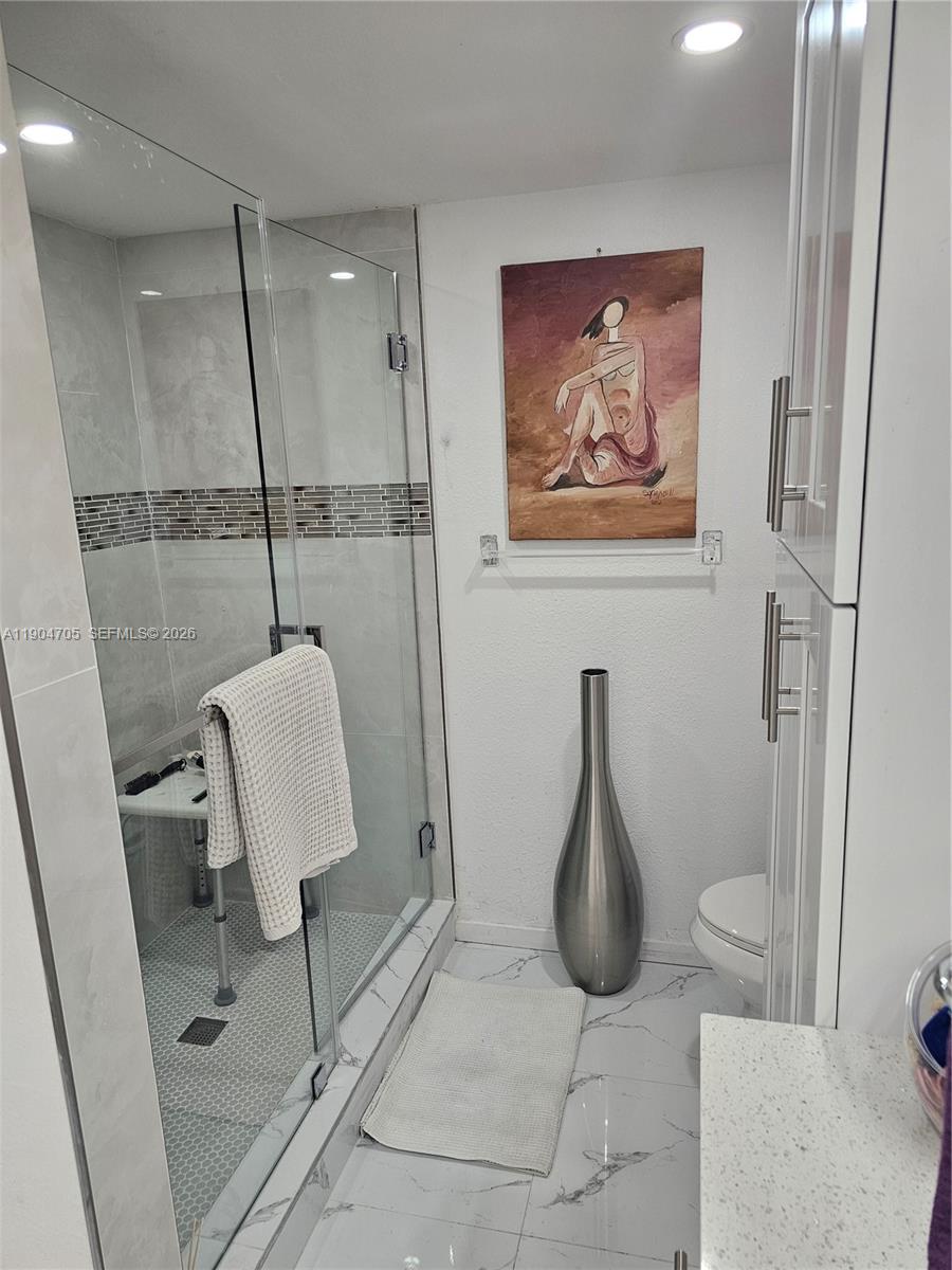 3910 Inverrary Blvd 703-b Property Photo 12