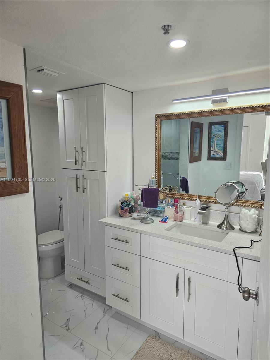 3910 Inverrary Blvd 703-b Property Photo 13