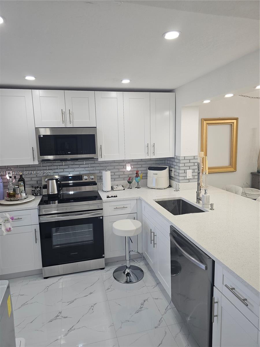 3910 Inverrary Blvd 703-b Property Photo 25