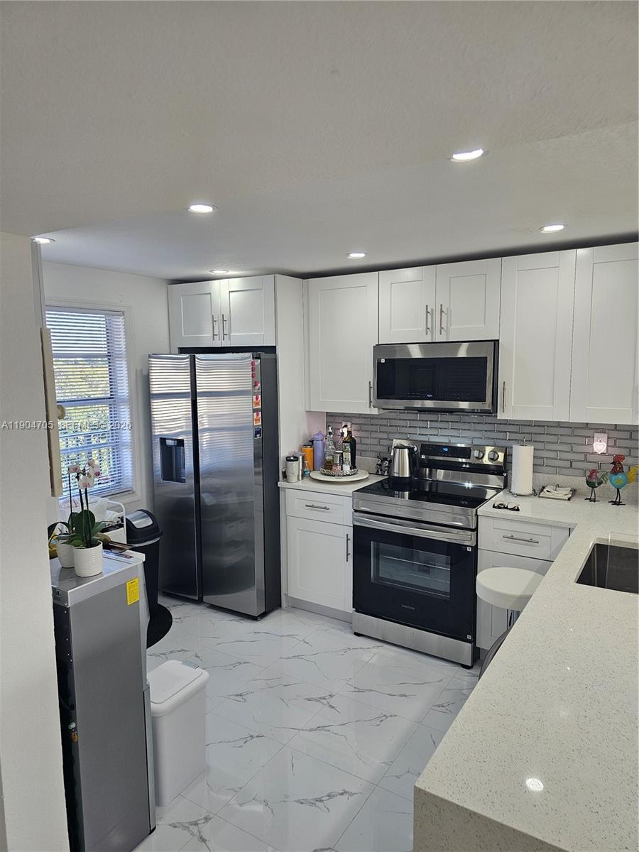 3910 Inverrary Blvd 703-b Property Photo 26