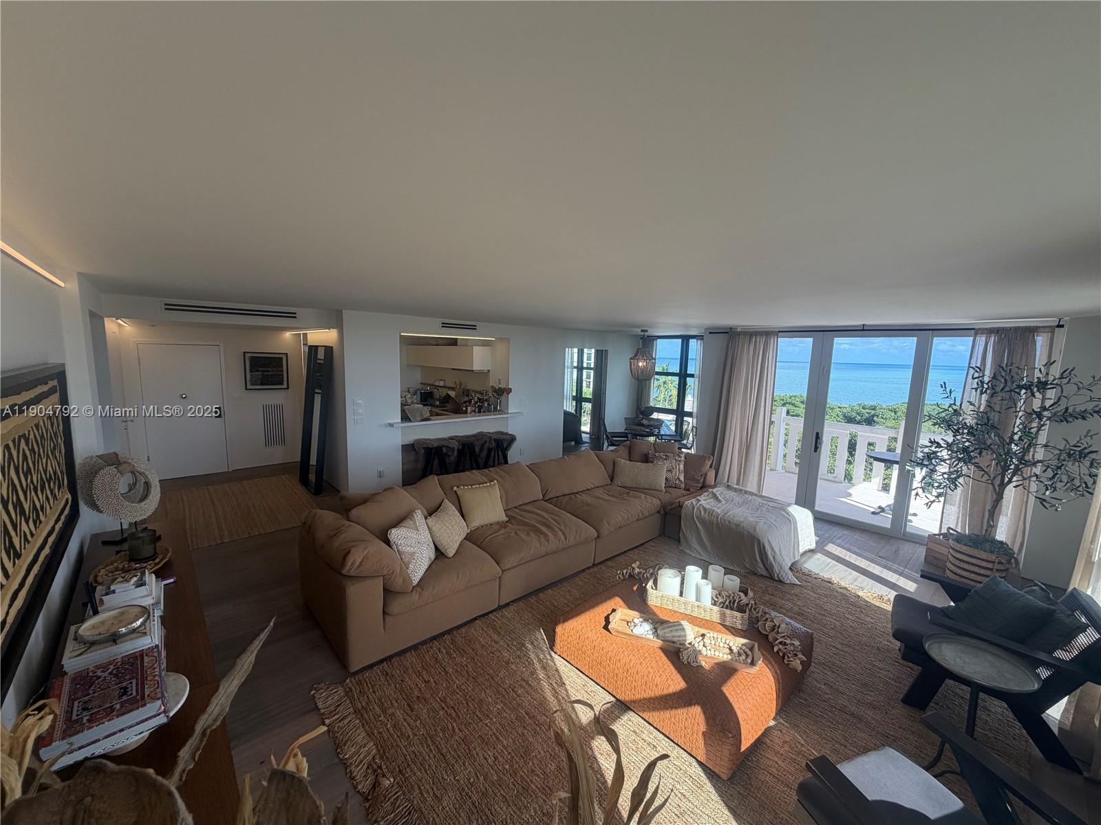 1121 Crandon Blvd D608 Property Photo 4