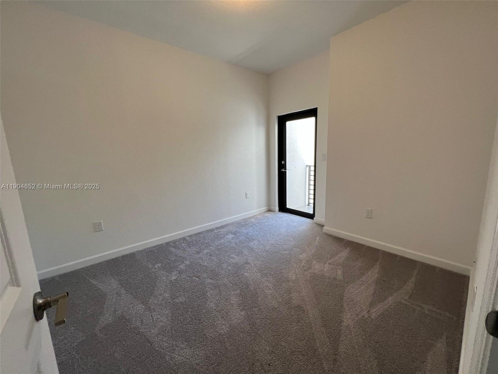 875 Ne 211th St 0 Property Photo 13