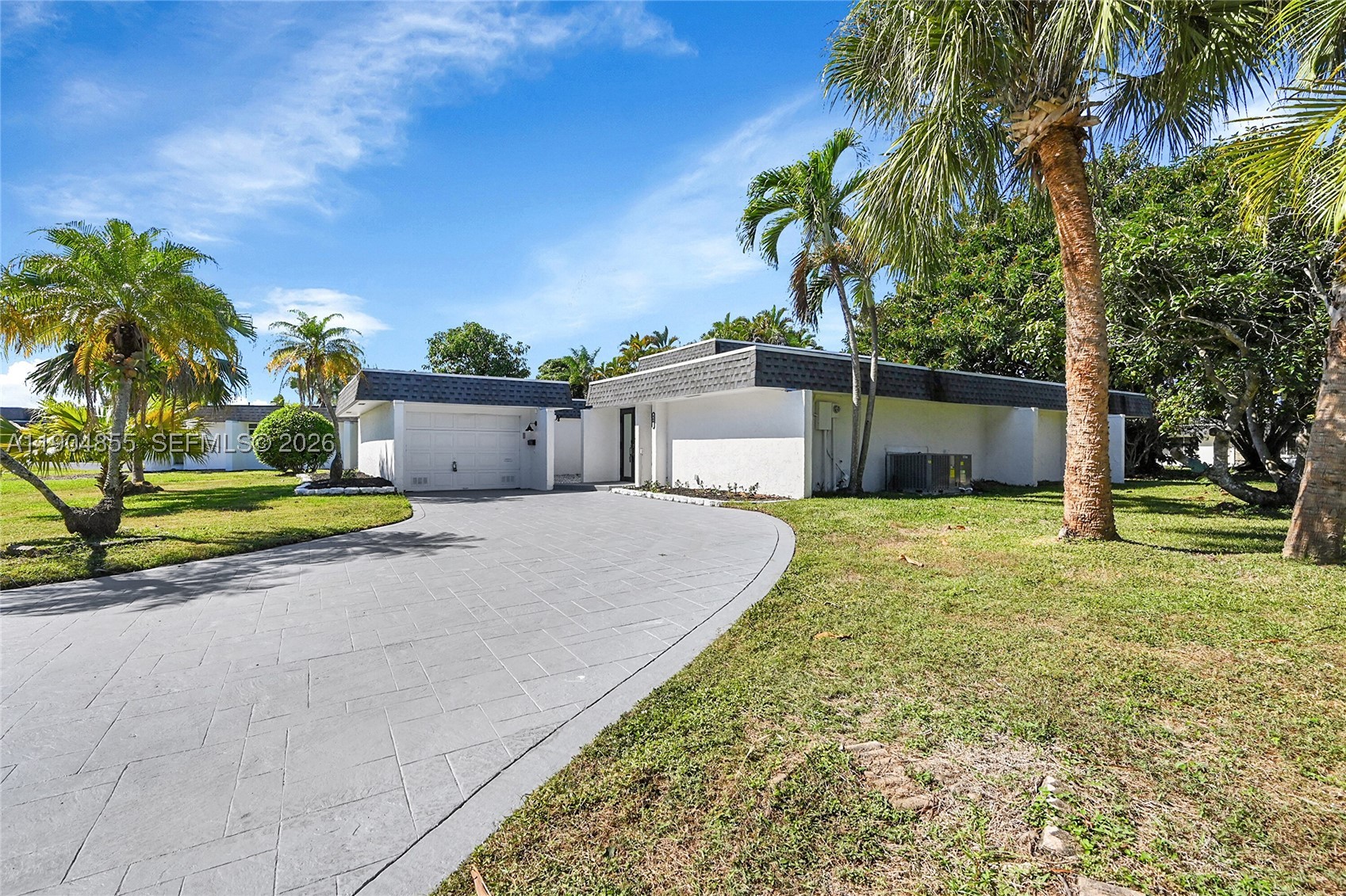 4603 King Palm Dr Property Photo 2