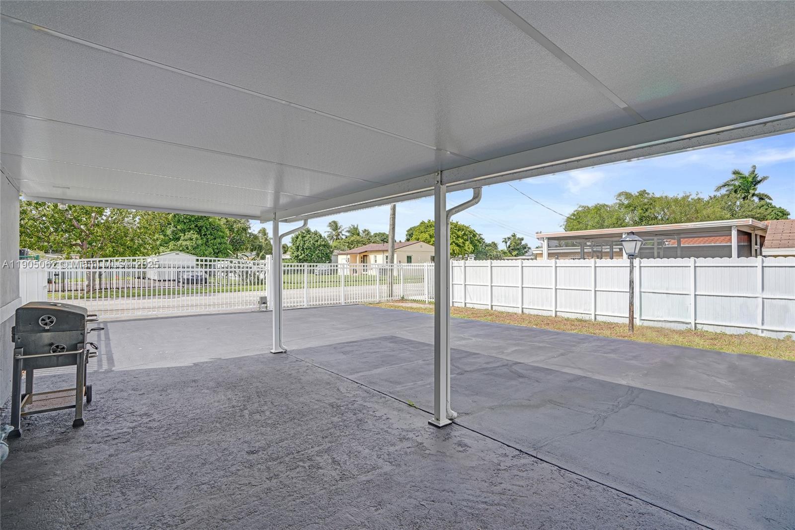 1285 Nw 86th St Property Photo 32