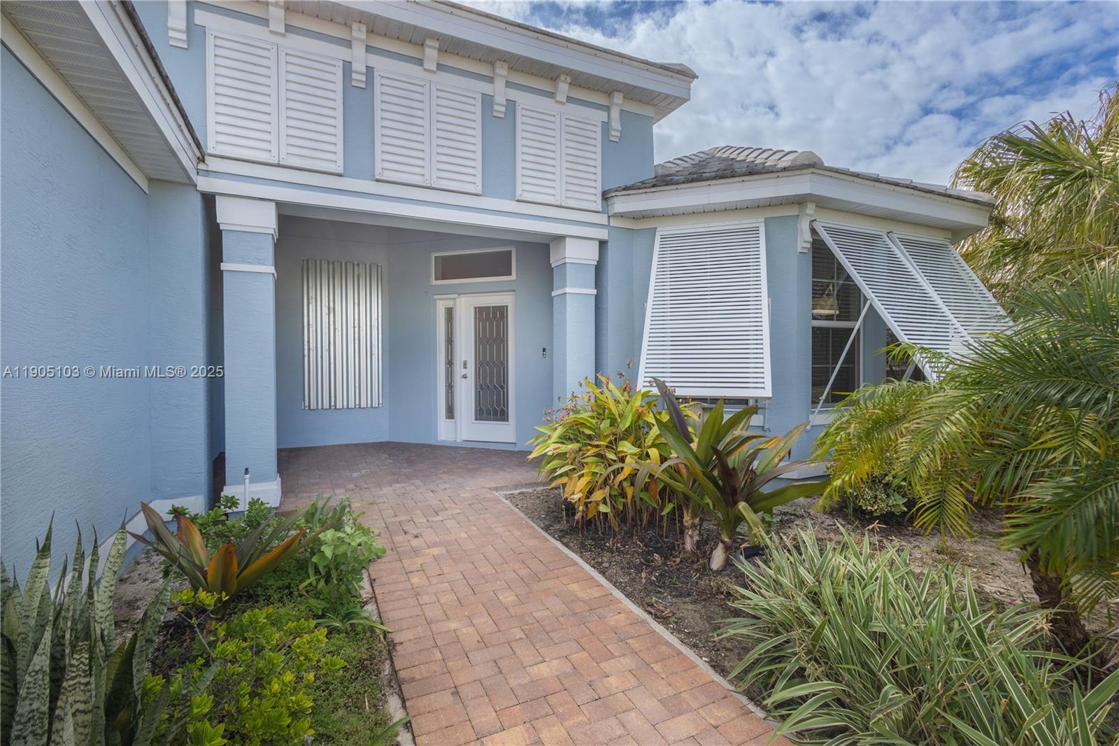 2547 Saint Lucia Cir Property Photo 4