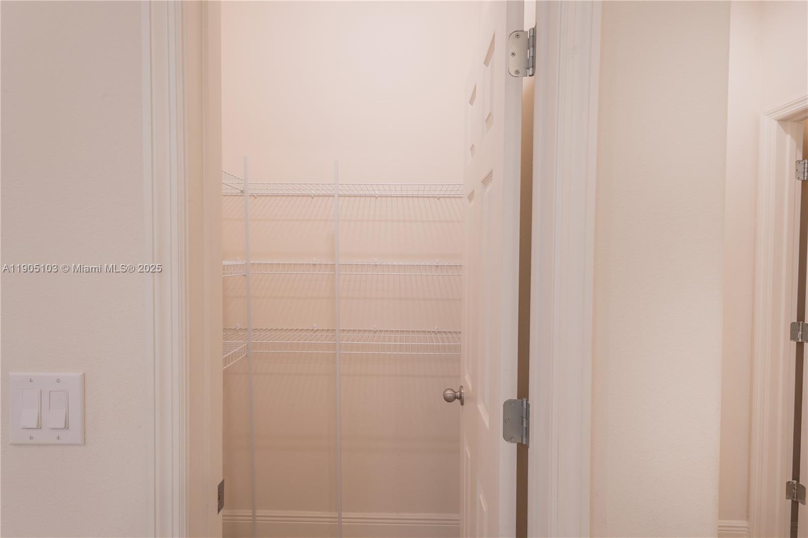 2547 Saint Lucia Cir Property Photo 14
