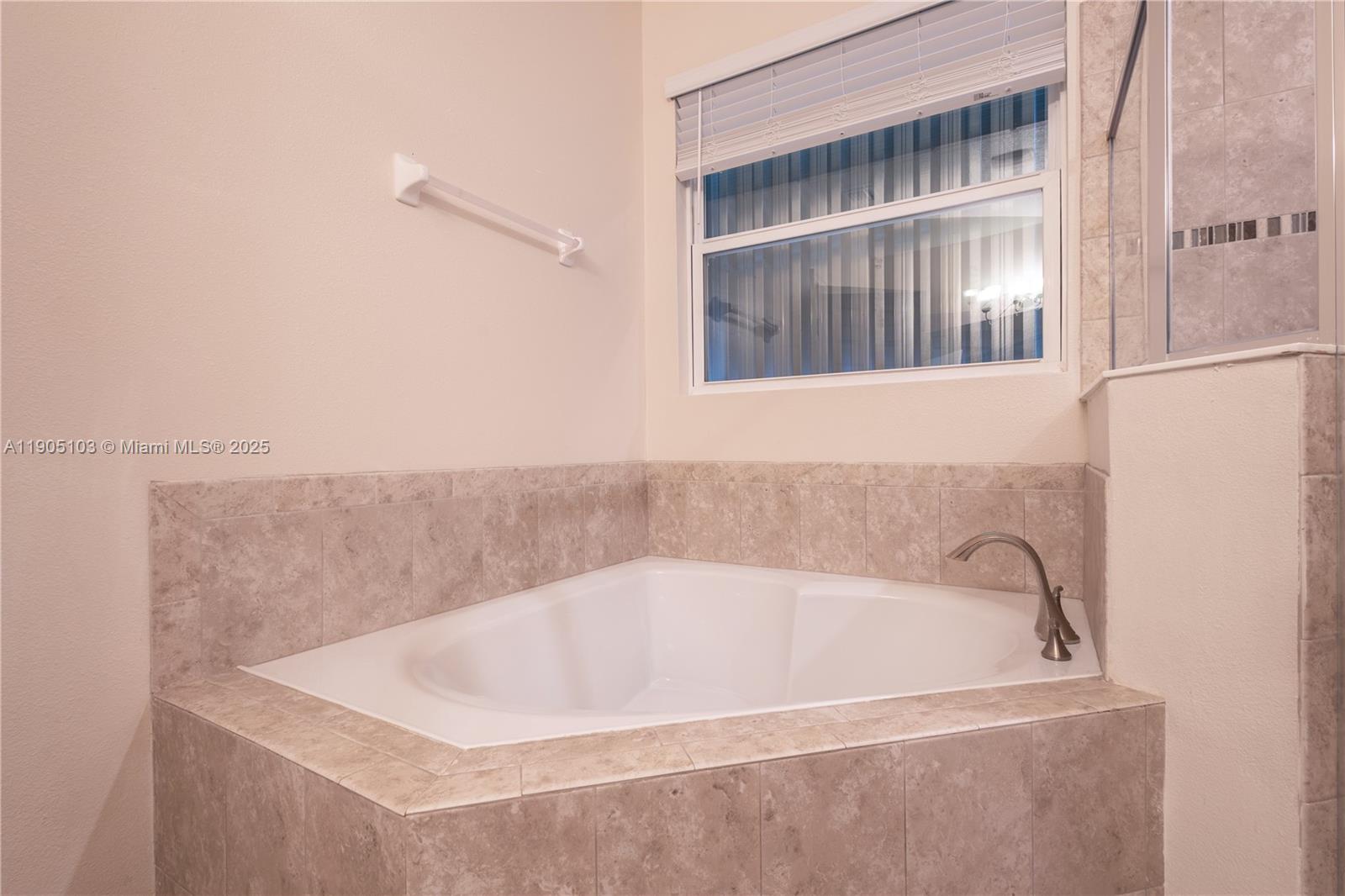 2547 Saint Lucia Cir Property Photo 26