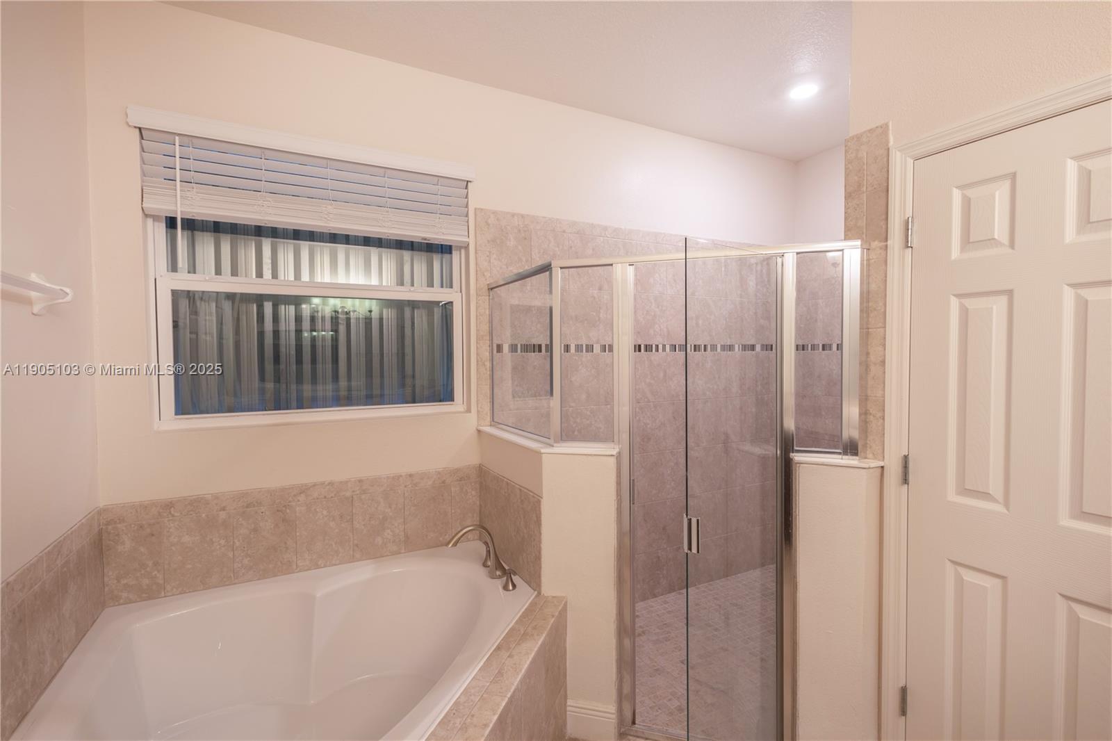 2547 Saint Lucia Cir Property Photo 28