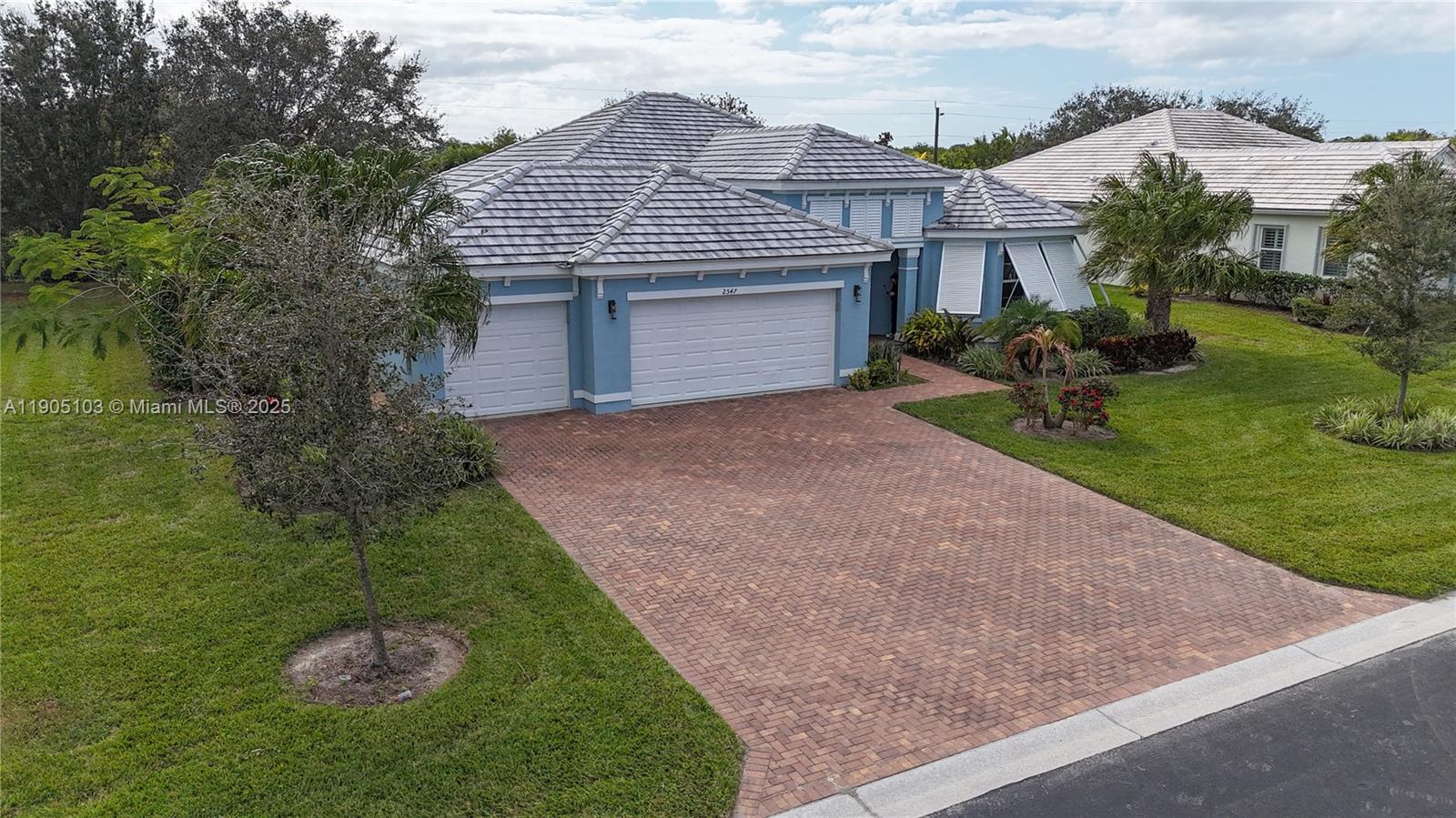 2547 Saint Lucia Cir Property Photo 42