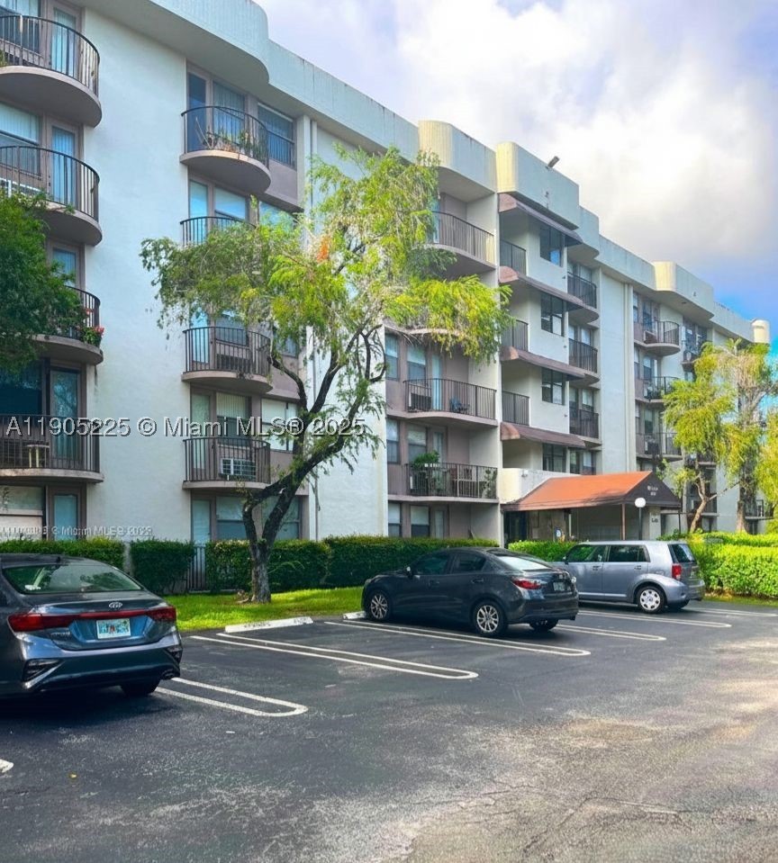 2701 Riverside Dr 203-b Property Photo 1