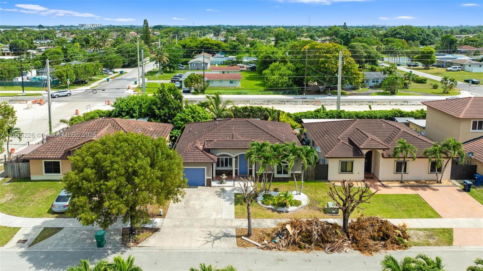 13383 SW 268th Ter 13383 Property Photo 1