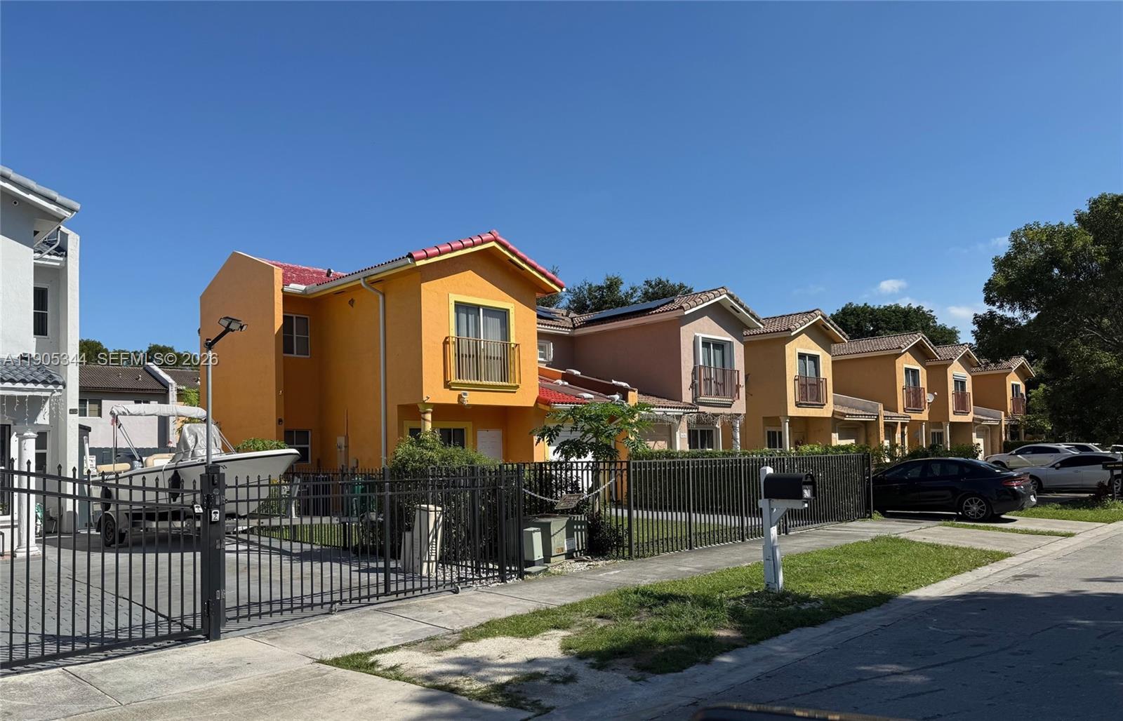 A11905344 Property Photo 1