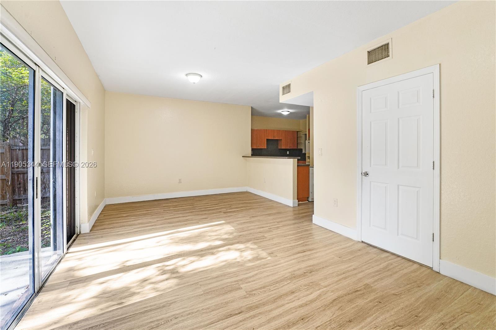 A11905344 Property Photo 6
