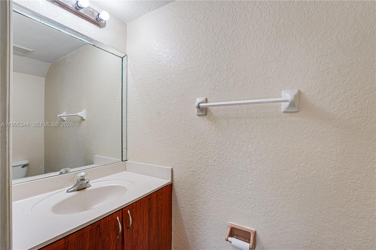 A11905344 Property Photo 11