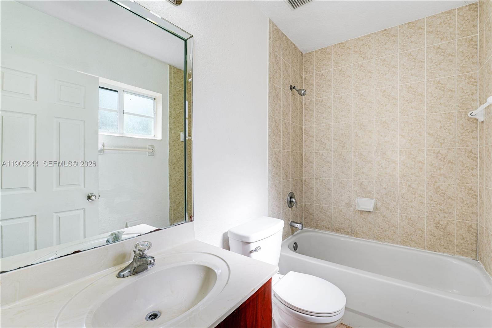 A11905344 Property Photo 12