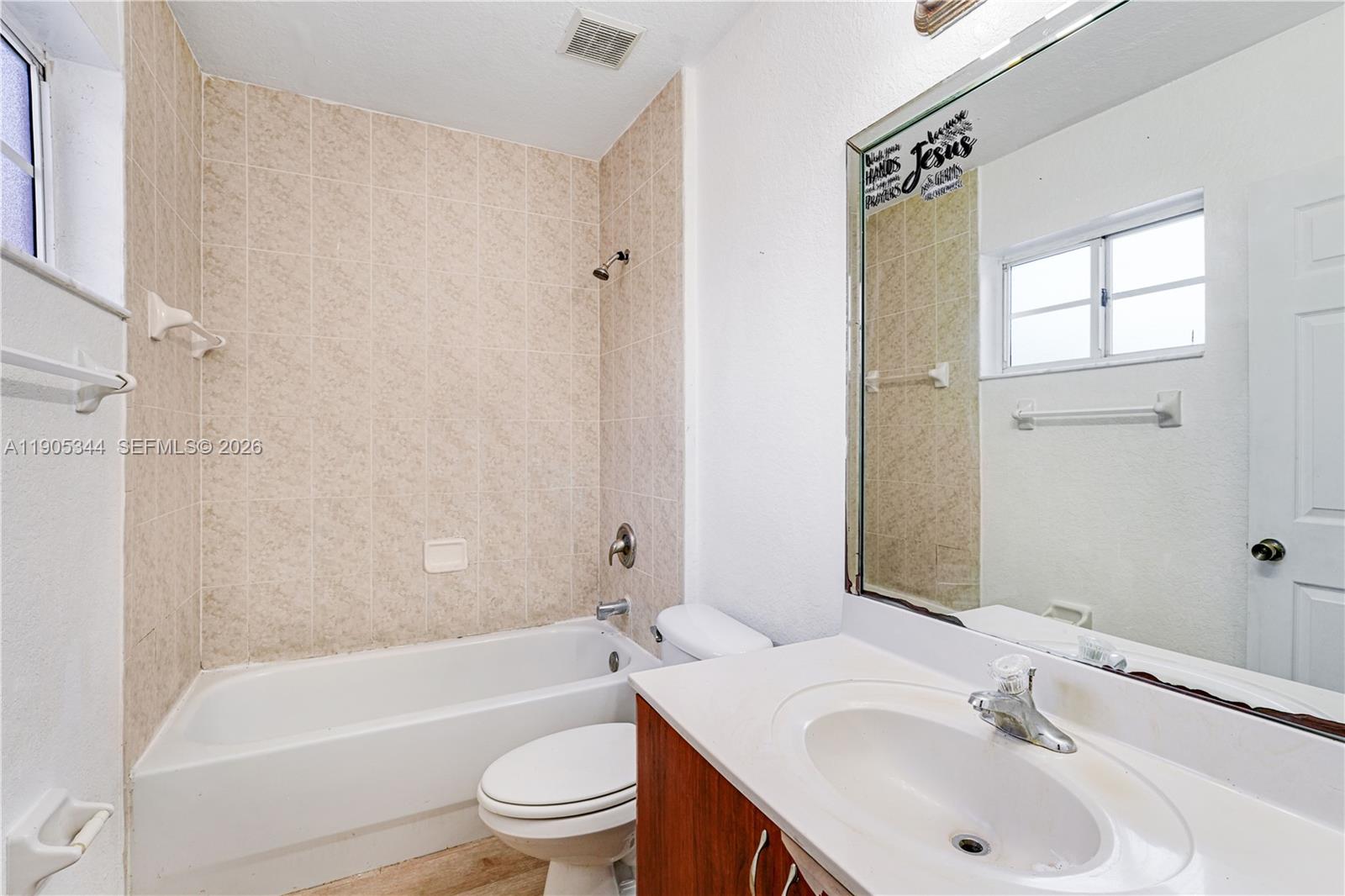 A11905344 Property Photo 15