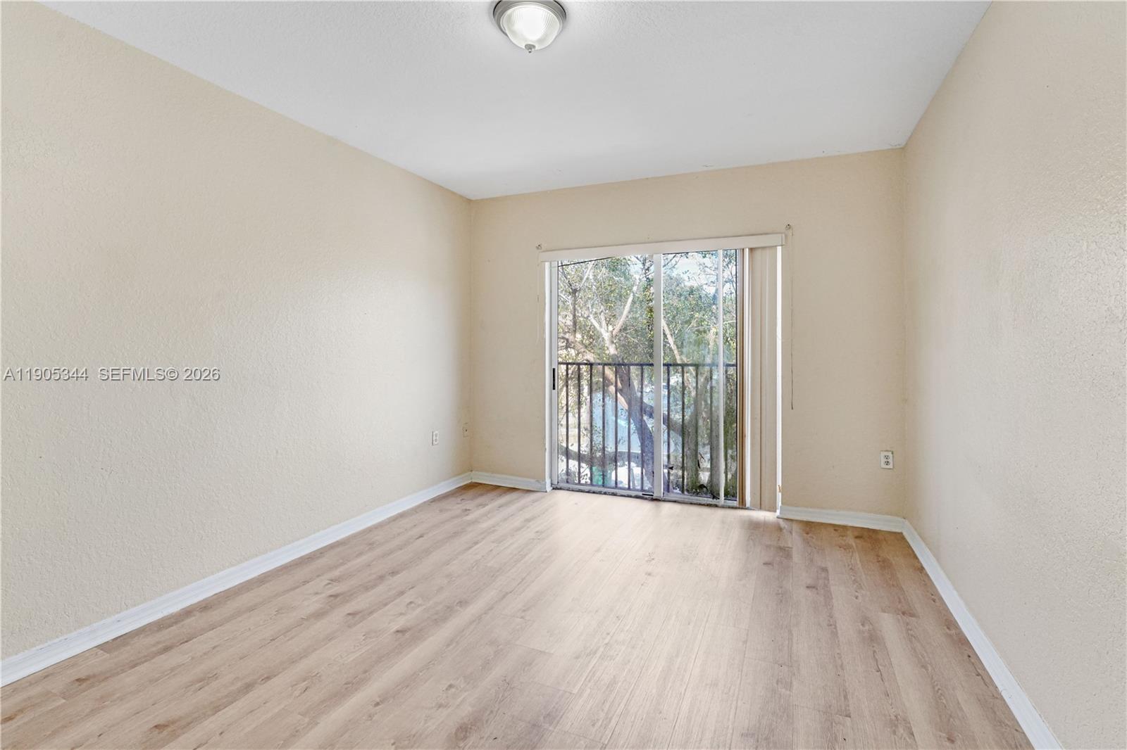 A11905344 Property Photo 16