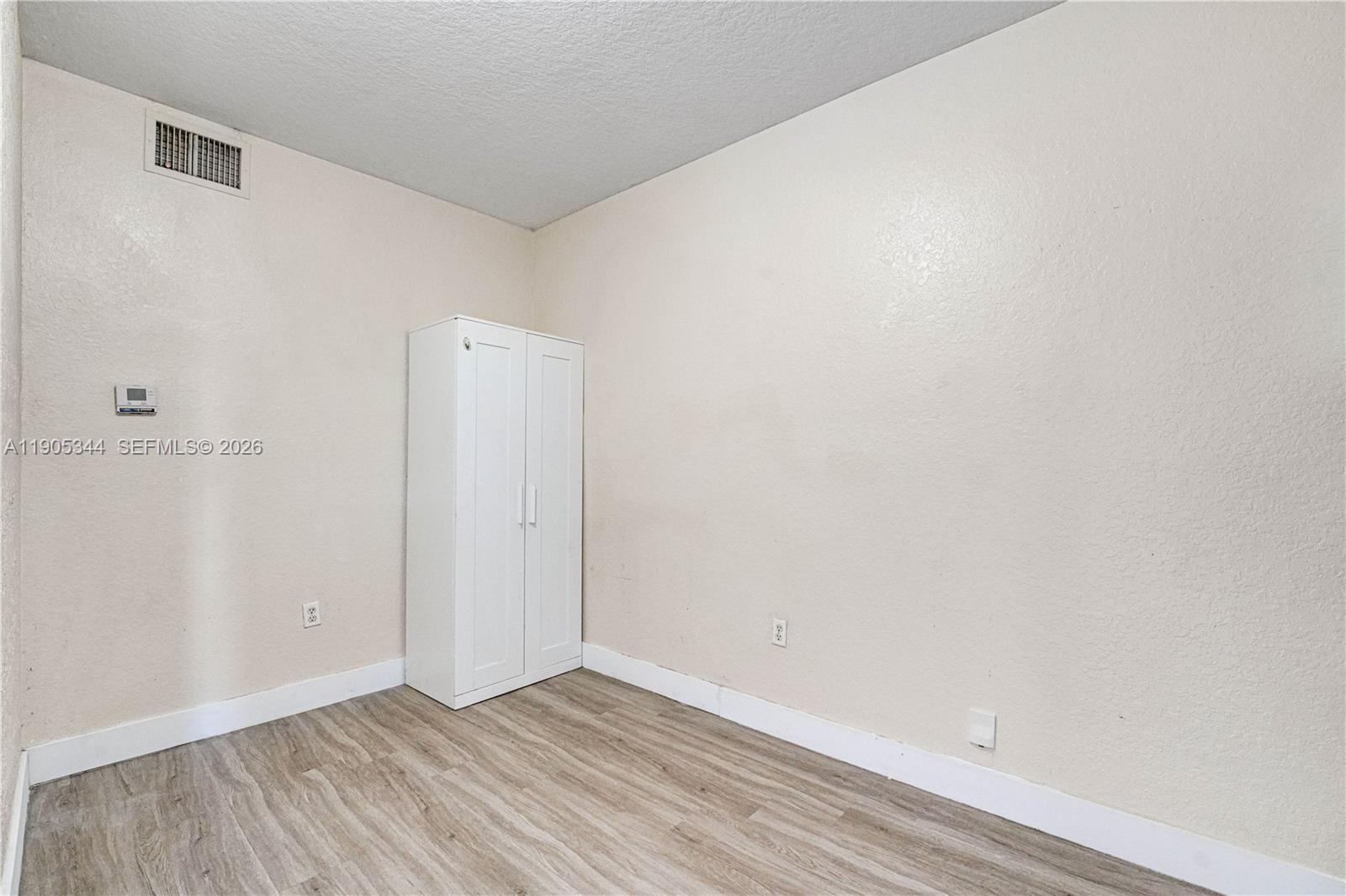 A11905344 Property Photo 17