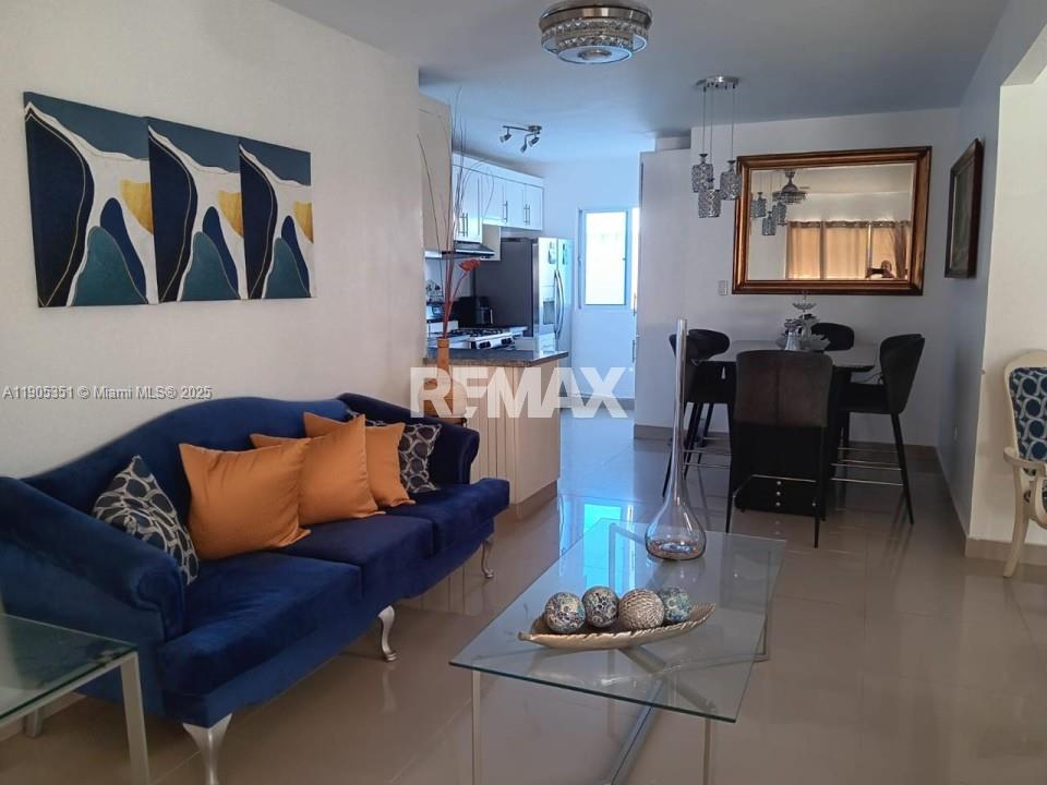 A11905351 Property Photo 3