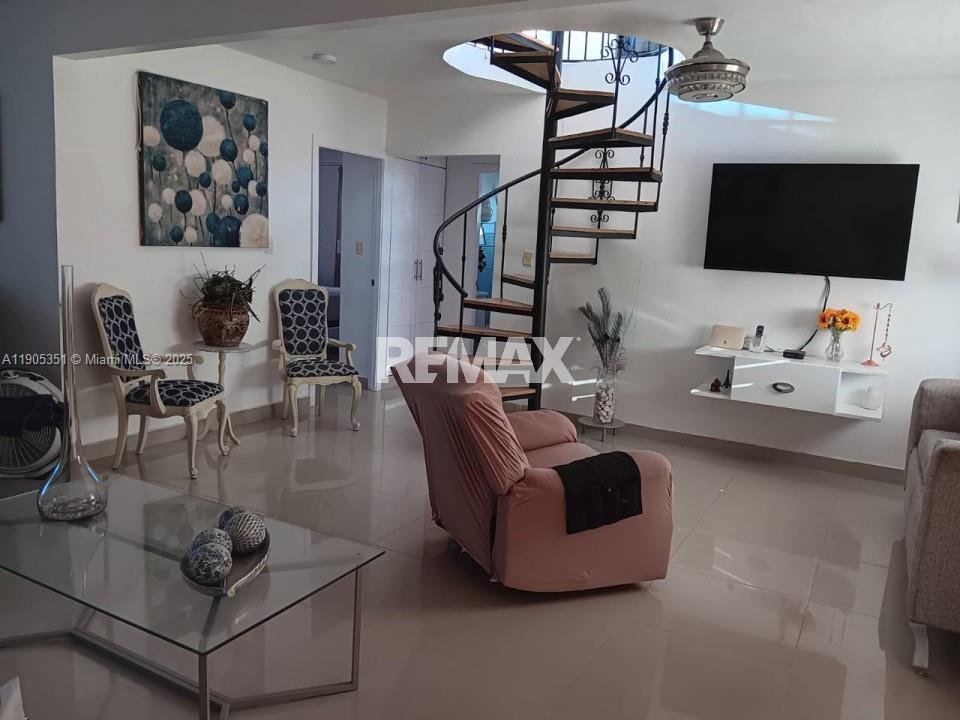 A11905351 Property Photo 12