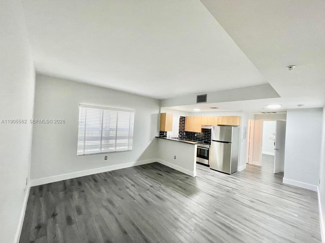 1542 Drexel Ave 107 Property Photo 1