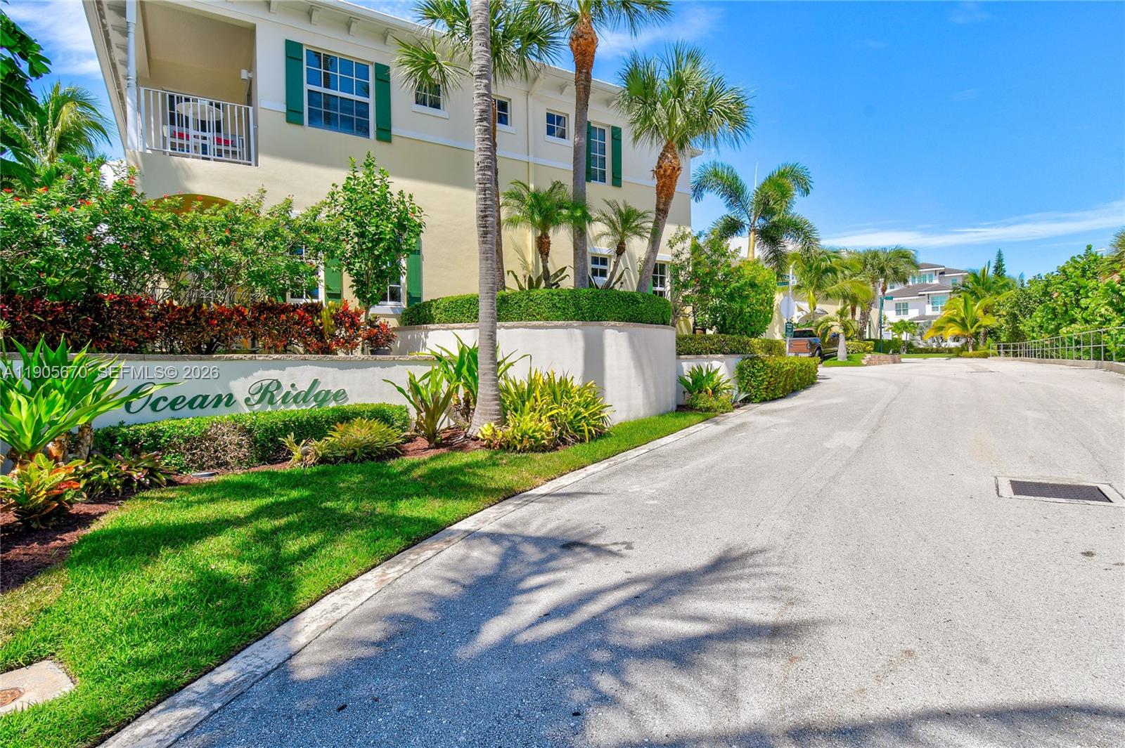 475 Ocean Ridge Way Property Photo 9