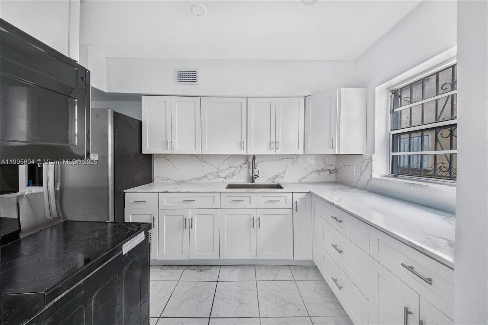 7712 Byron Ave 2 Property Photo 10