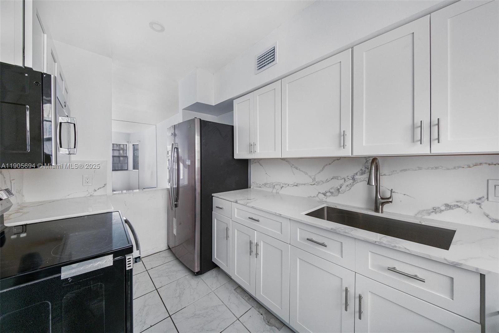 7712 Byron Ave 2 Property Photo 11