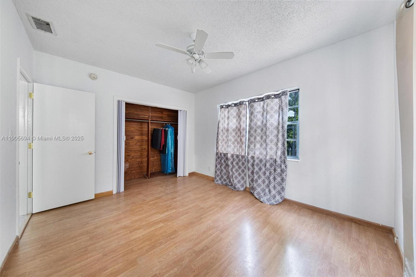7712 Byron Ave 2 Property Photo 23