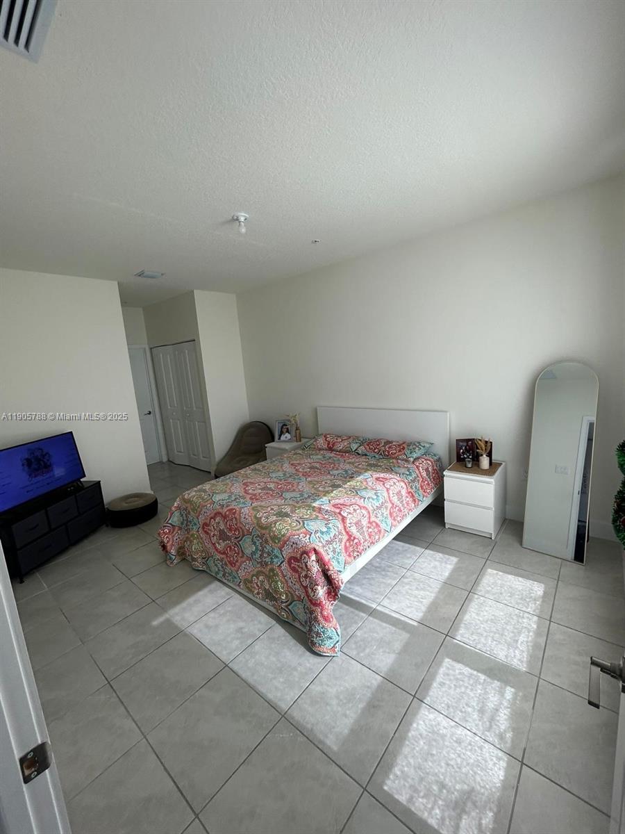 A11905788 Property Photo 8