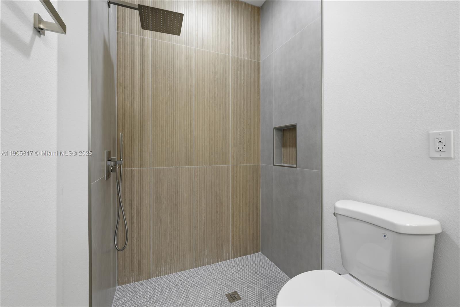 407 Harbor Blvd Property Photo 14
