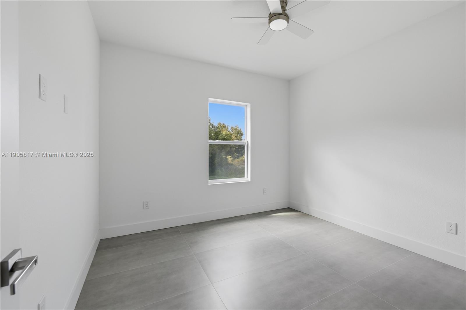 407 Harbor Blvd Property Photo 16