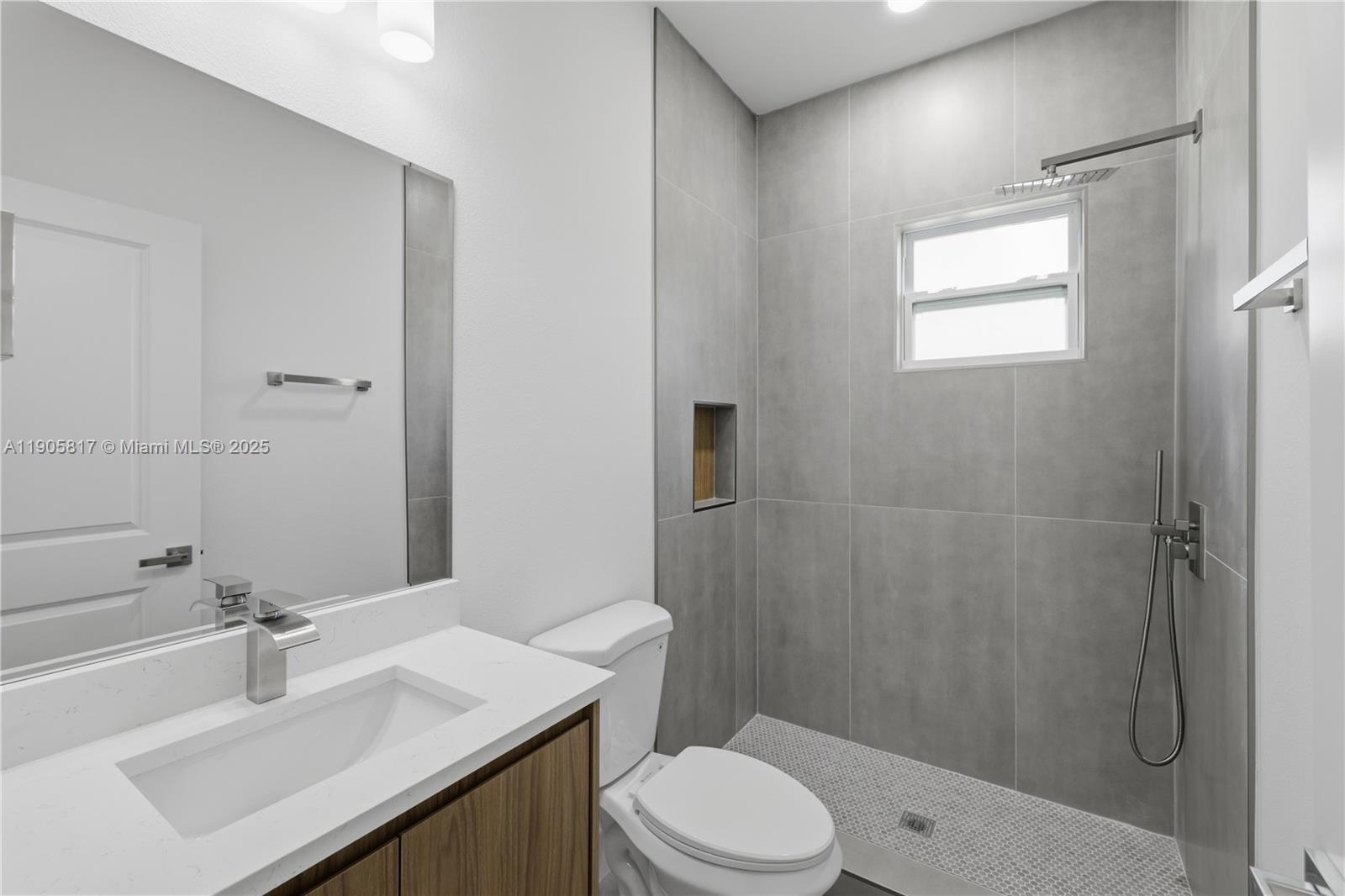 407 Harbor Blvd Property Photo 18