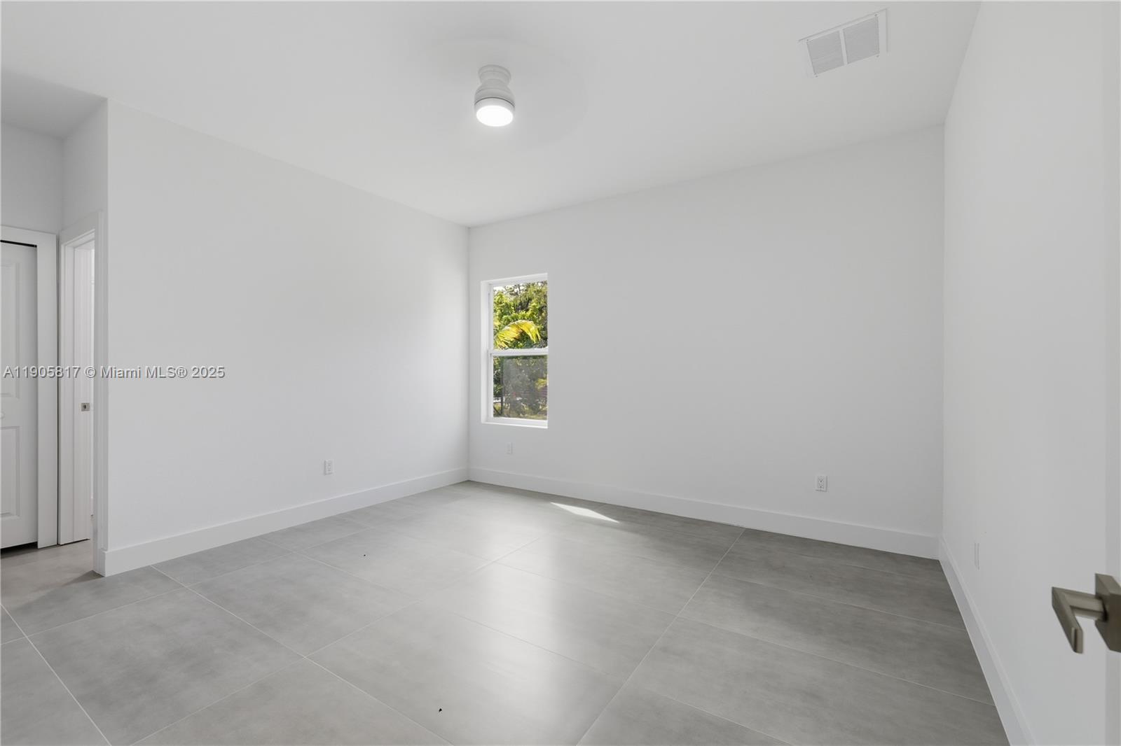 407 Harbor Blvd Property Photo 21