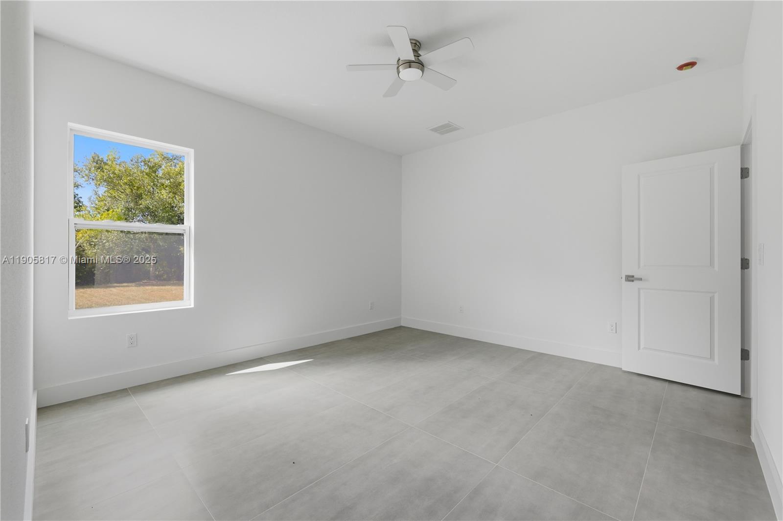 407 Harbor Blvd Property Photo 22