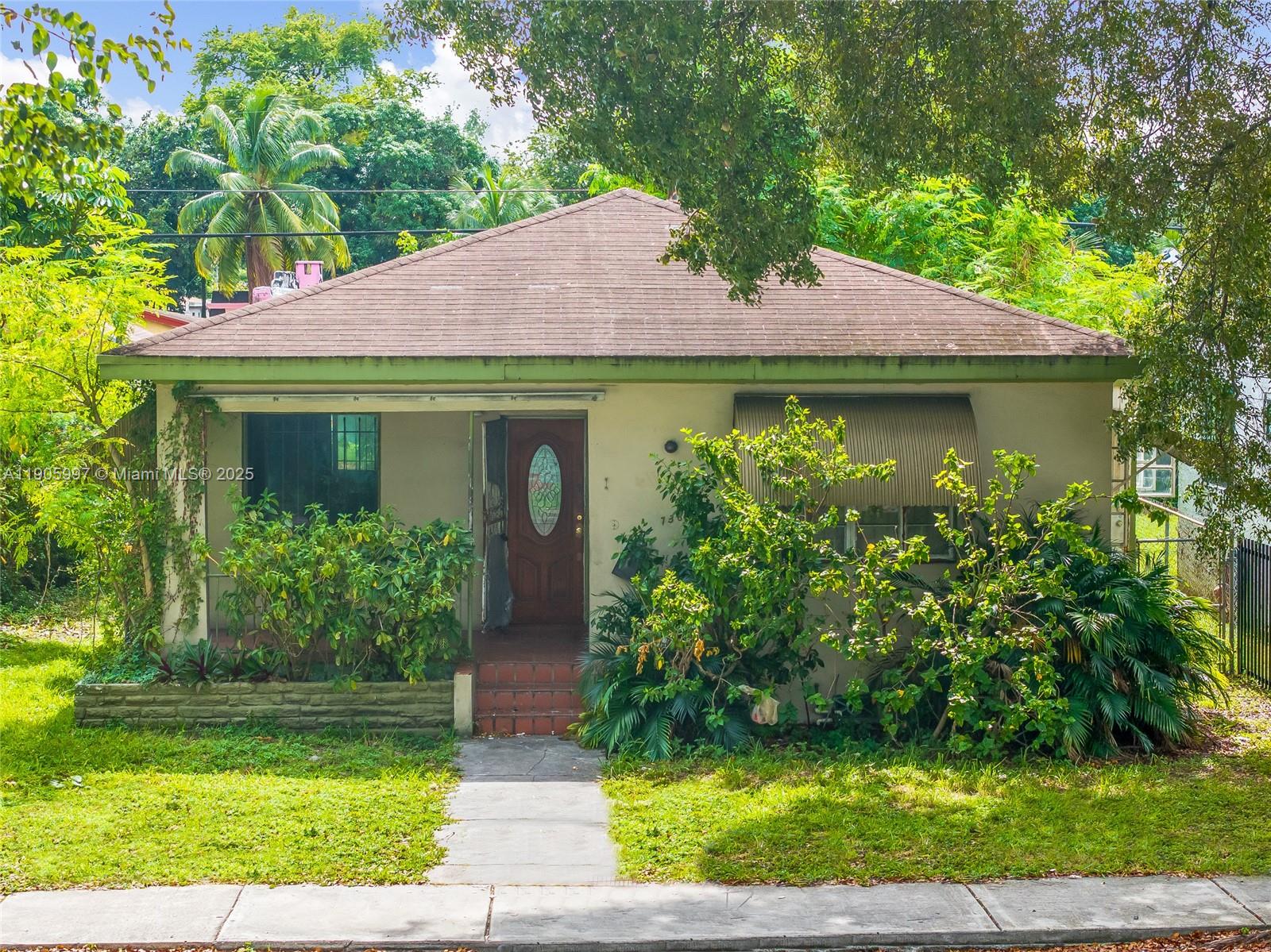 738 Nw 47th St Property Photo 1