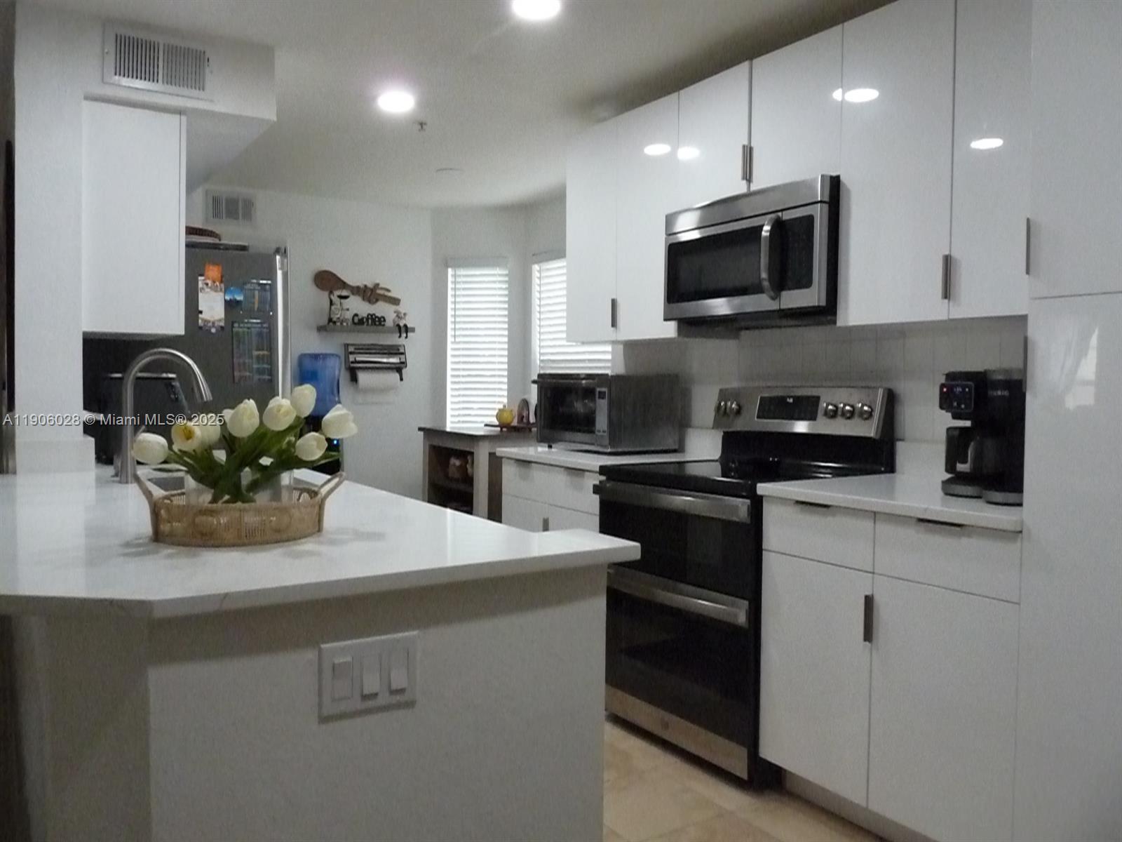 400 Summit Ridge Pl 216 Property Photo 1