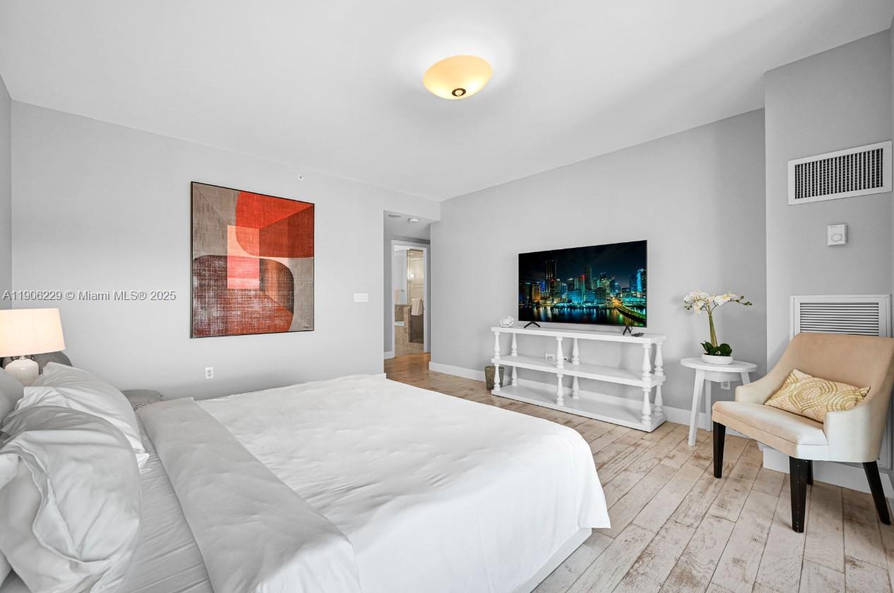 1435 Brickell Ave 3401 Property Photo 12