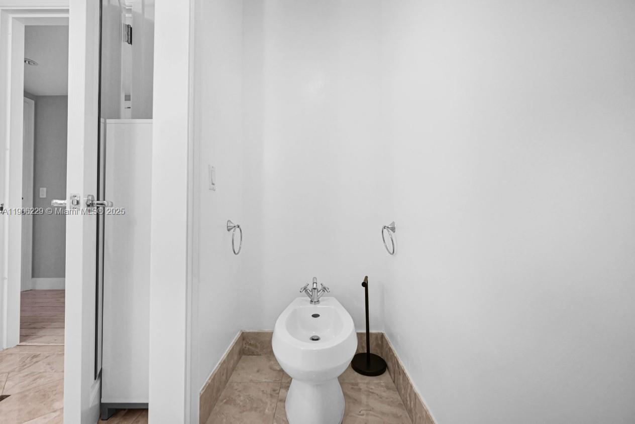 1435 Brickell Ave 3401 Property Photo 18
