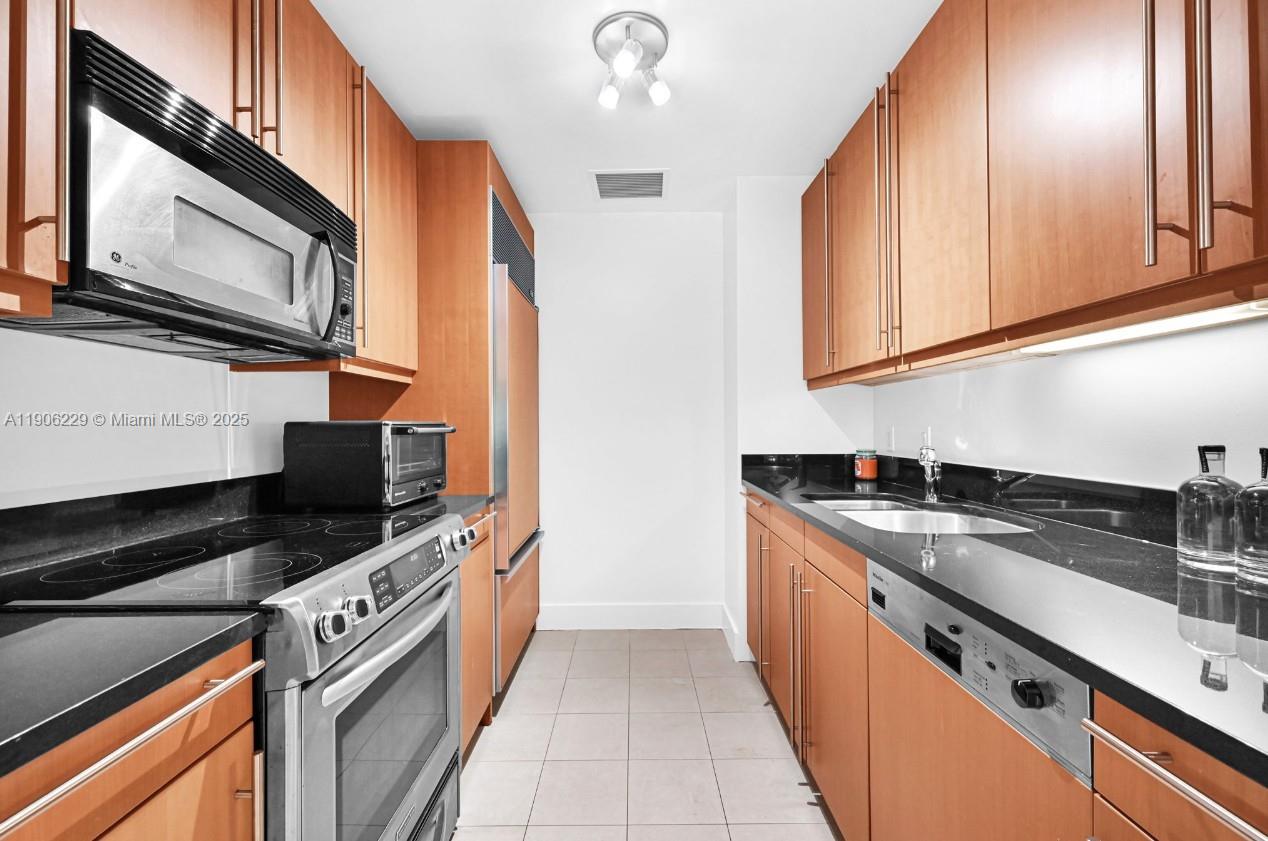 1435 Brickell Ave 3401 Property Photo 23
