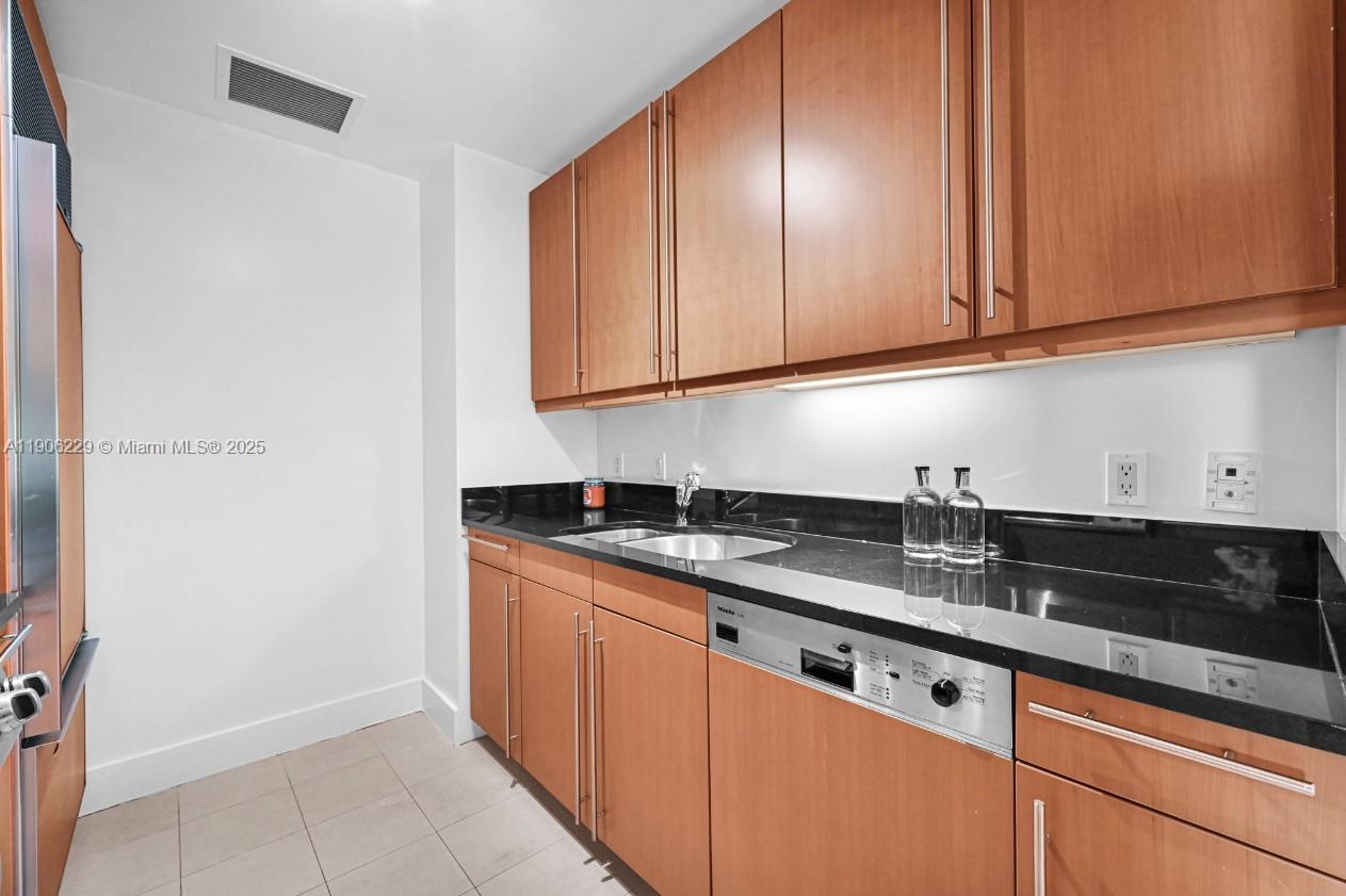 1435 Brickell Ave 3401 Property Photo 24