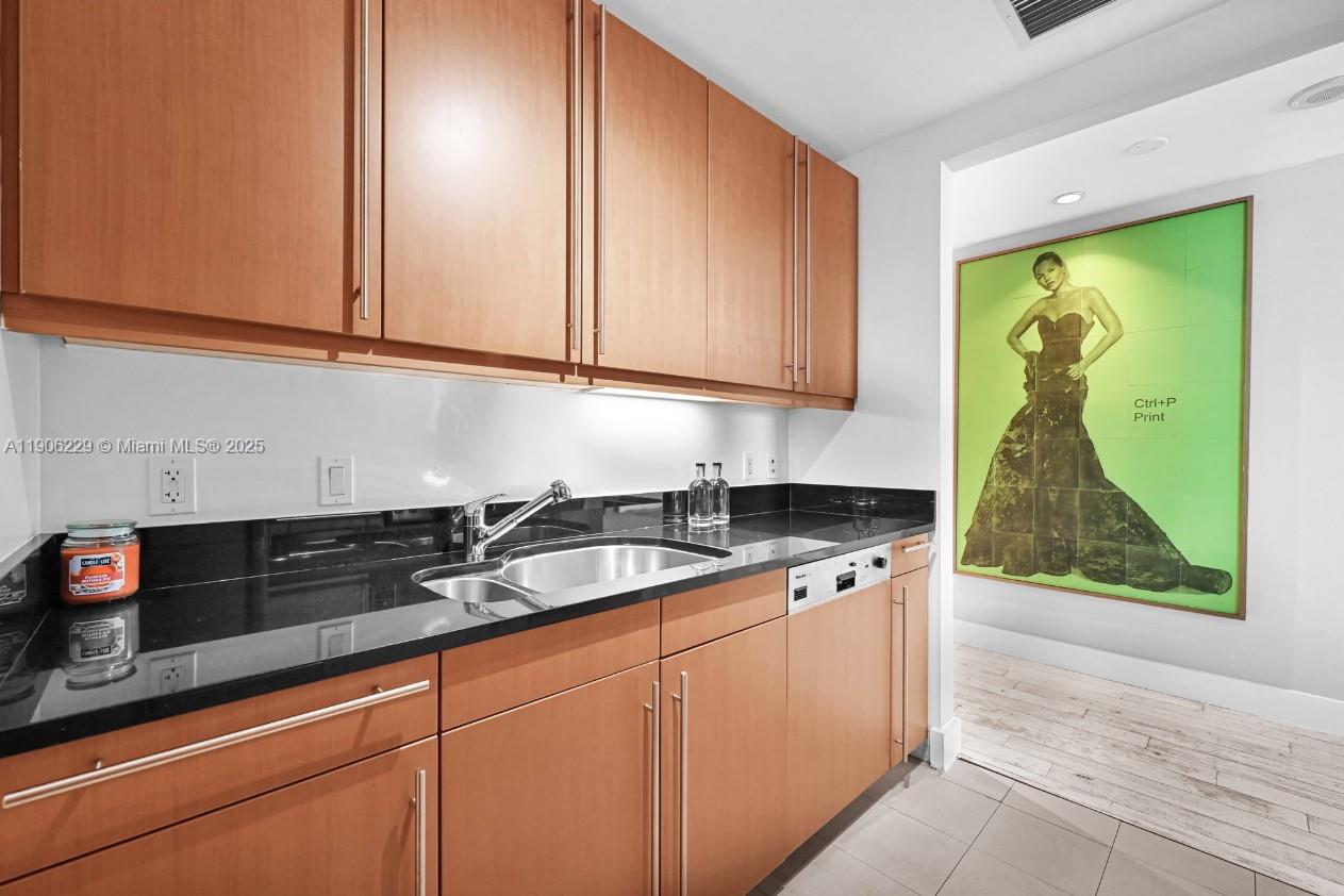 1435 Brickell Ave 3401 Property Photo 27