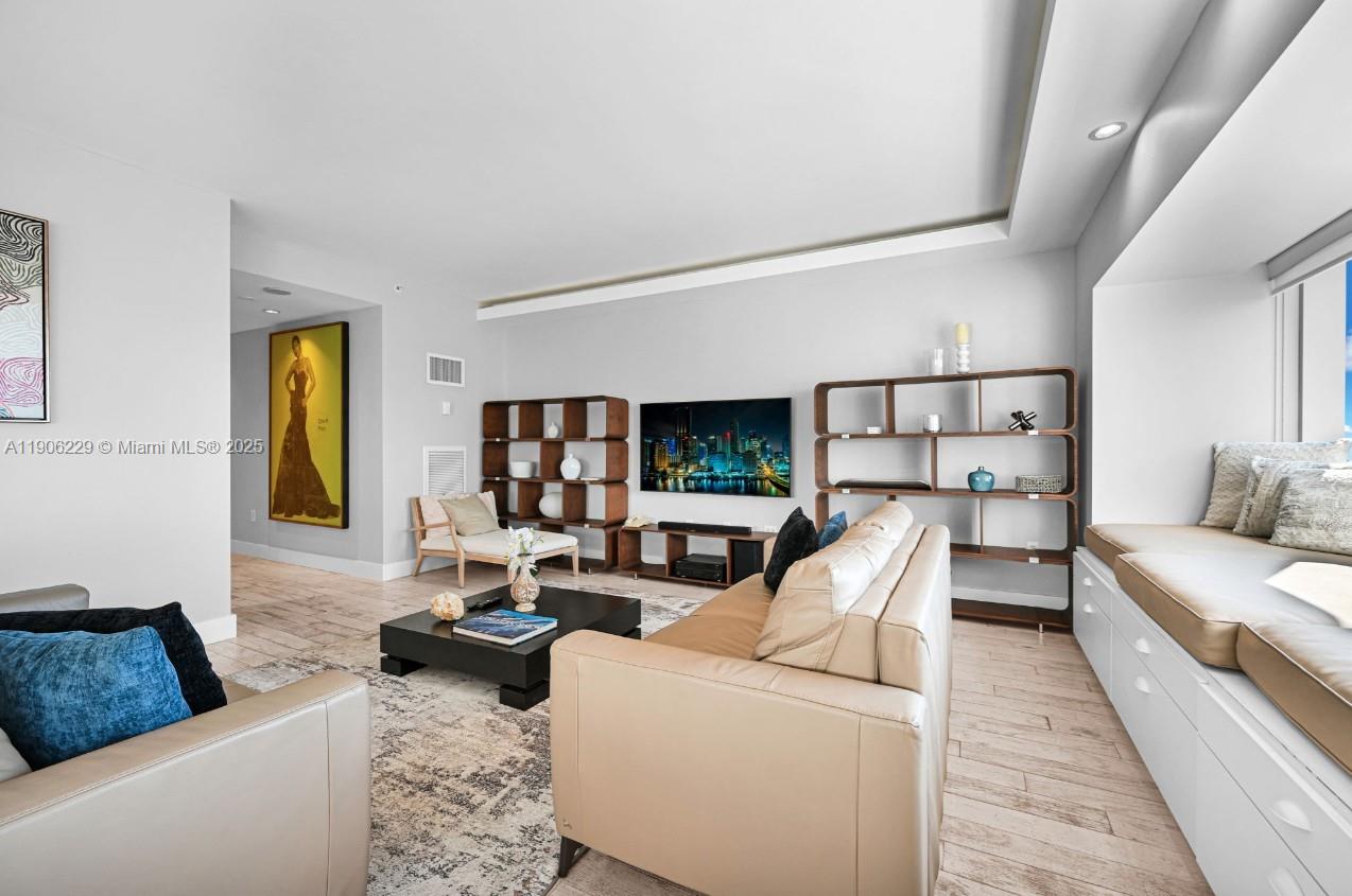1435 Brickell Ave 3401 Property Photo 33