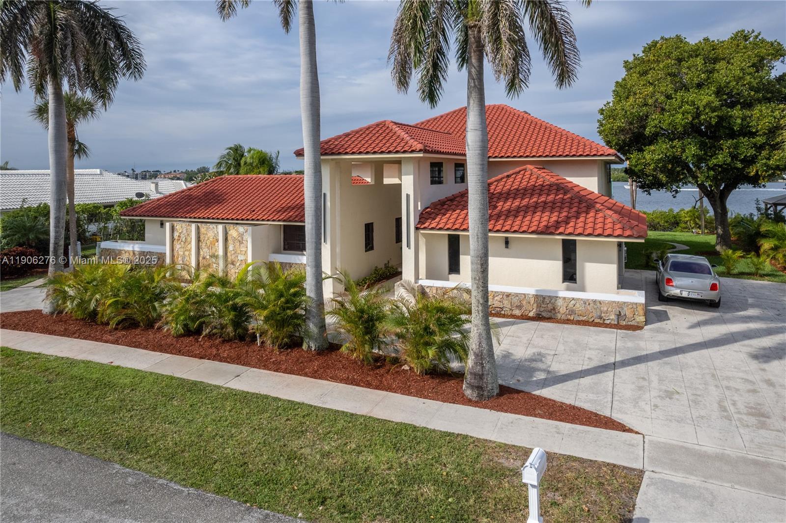 1635 Lands End Rd Property Photo 8