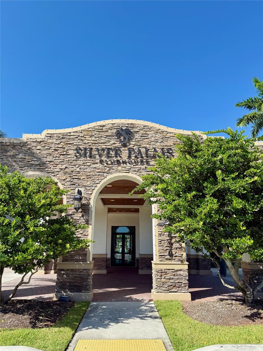 11326 SW 238th St 11326 Property Photo 1