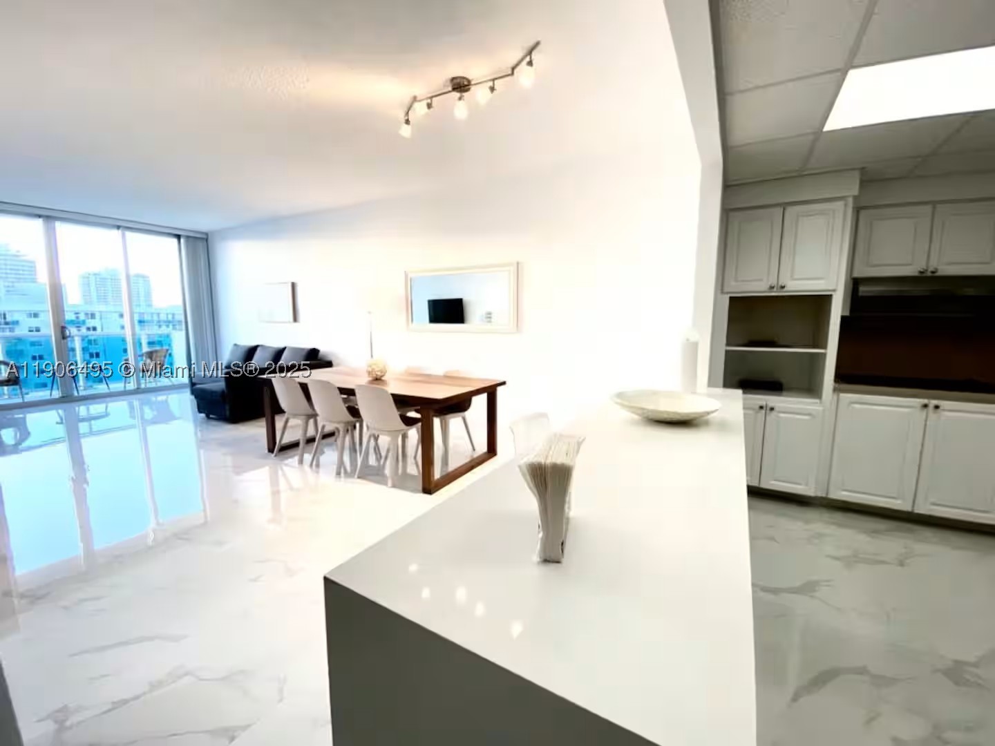 19370 Collins Ave Ph-10 Property Photo 5