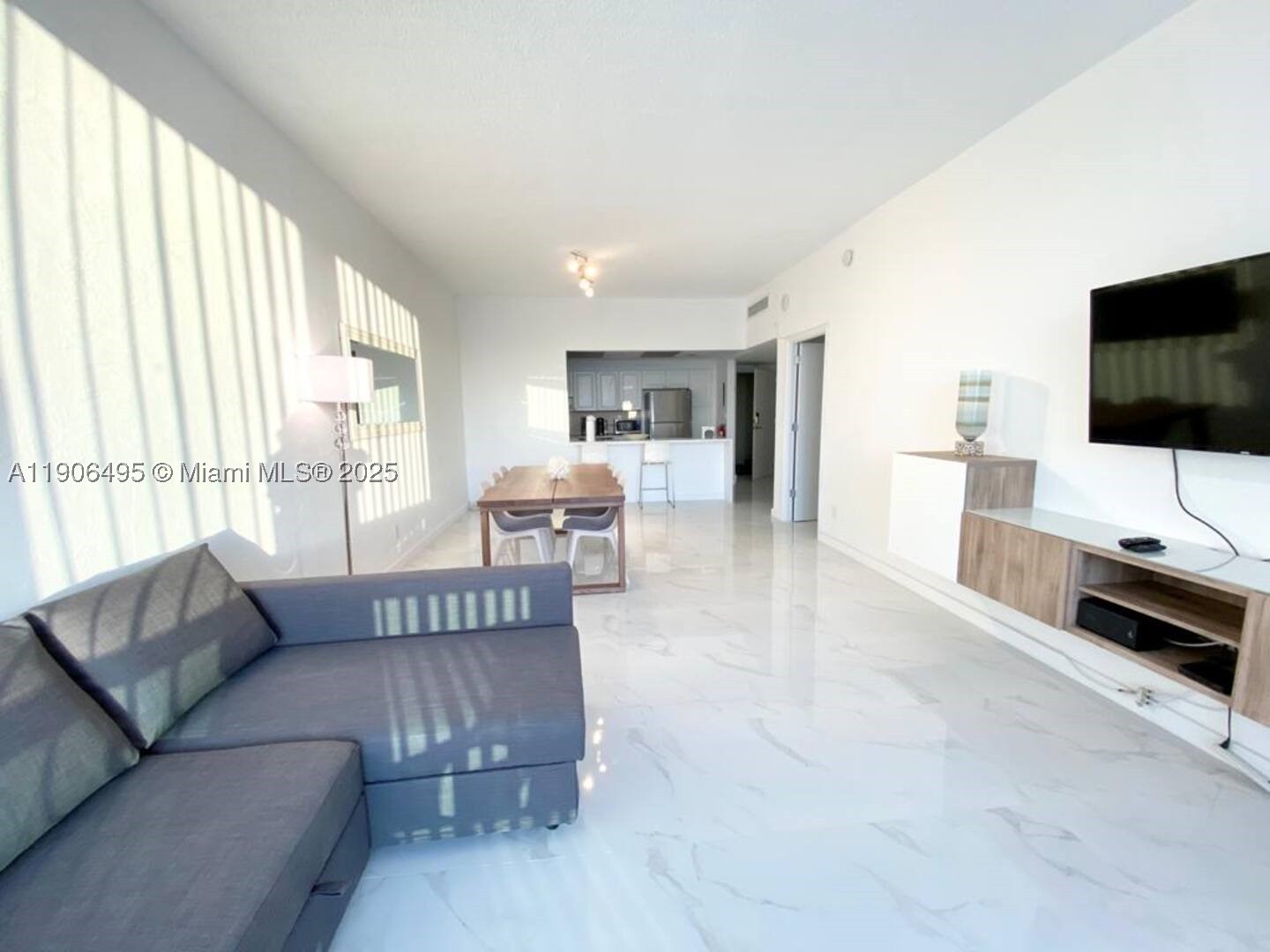 19370 Collins Ave Ph-10 Property Photo 9