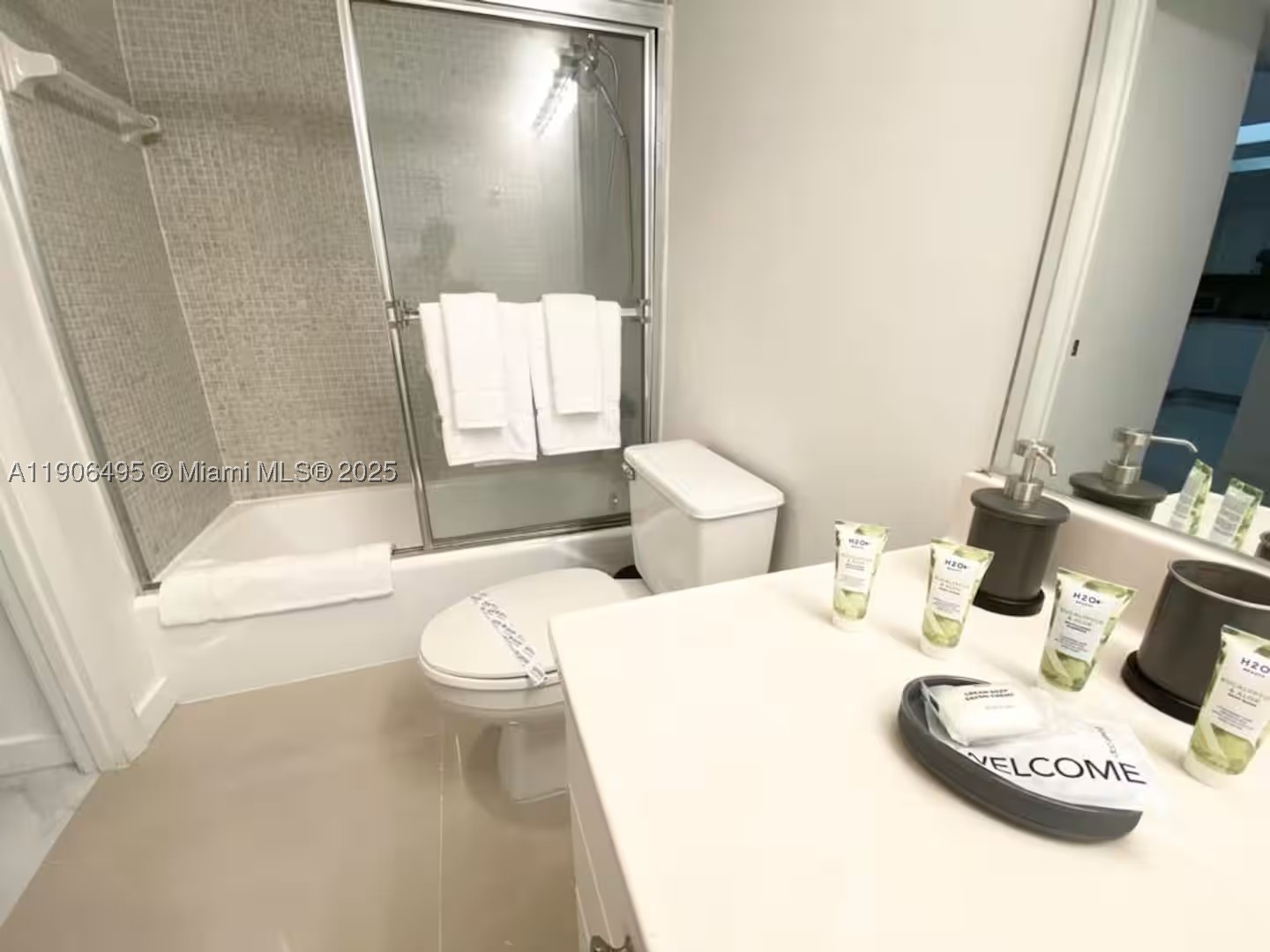 19370 Collins Ave Ph-10 Property Photo 18