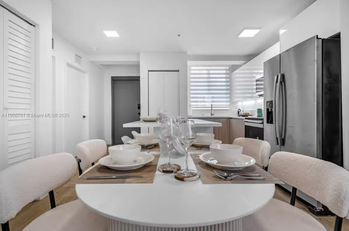 A11906701 Property Photo 9